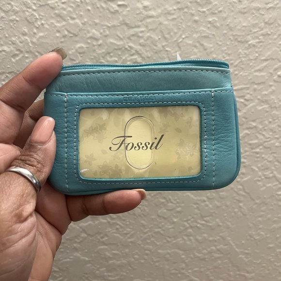 NWT Aqua Blue Fossil wallet *** Authentic ** - Picture 3 of 4